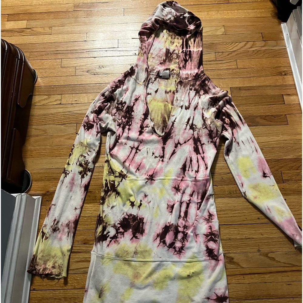 So Nikki Tie dyed long light hoodie